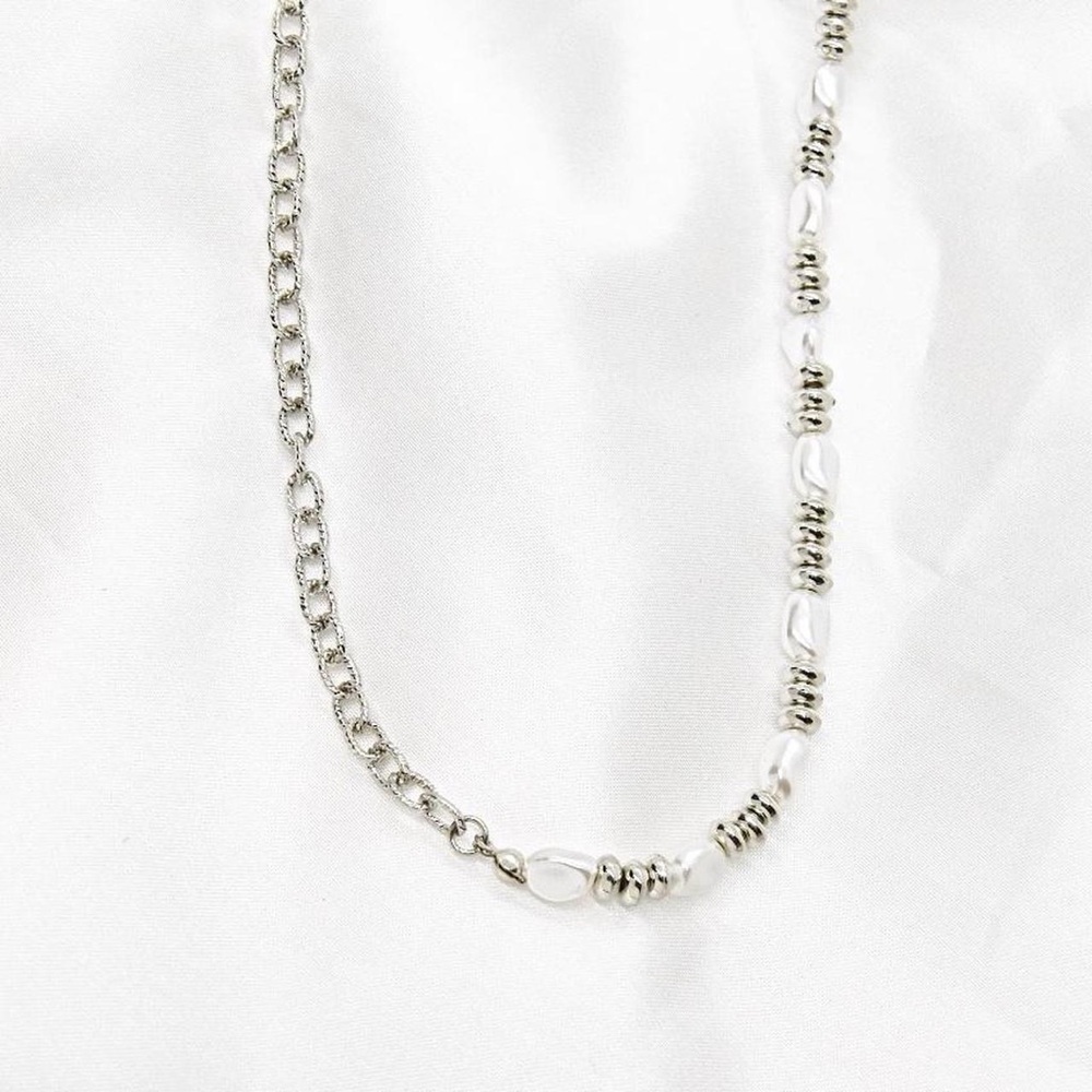 Pearl Chain Necklace - Picture 2 of 4
